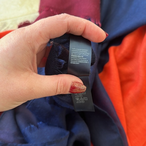 *PRICE FOR BOTH* Tommy Hilfiger - Picture 4 of 7